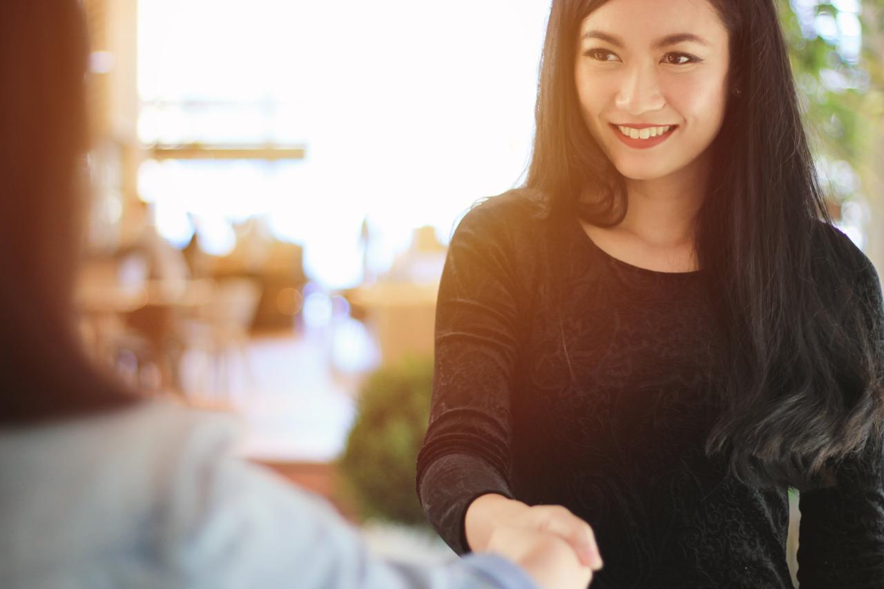 Effective communication in customer service - Job Skills: Learning the ...