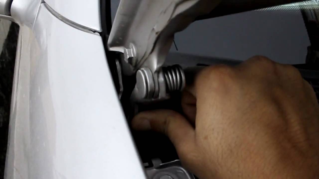 Ouverture large du capot. CLK 208 - YouTube